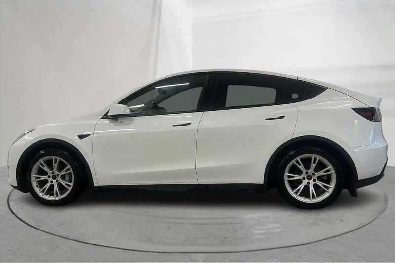 Tesla Model Y bild 2