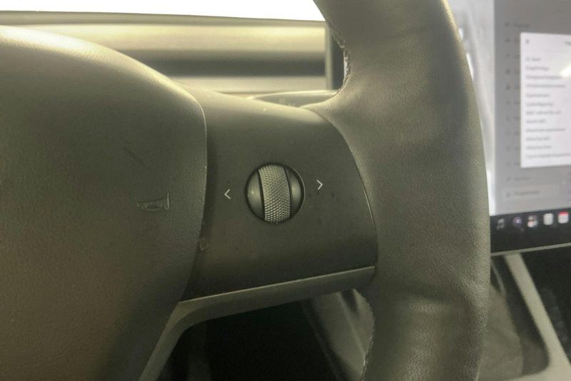 Tesla Model Y bild 21