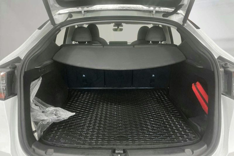 Tesla Model Y bild 9