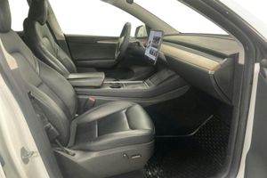 Tesla Model Y bild 7
