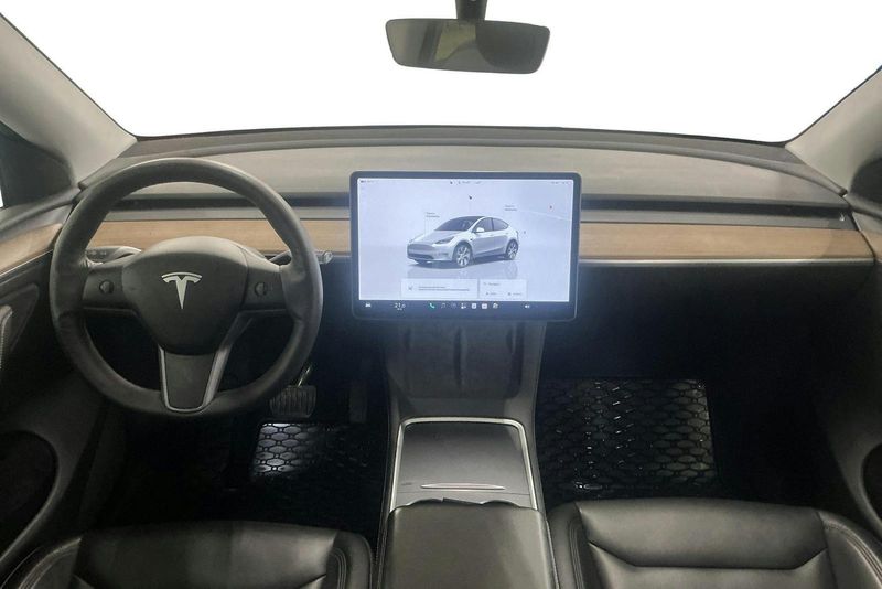 Tesla Model Y bild 6