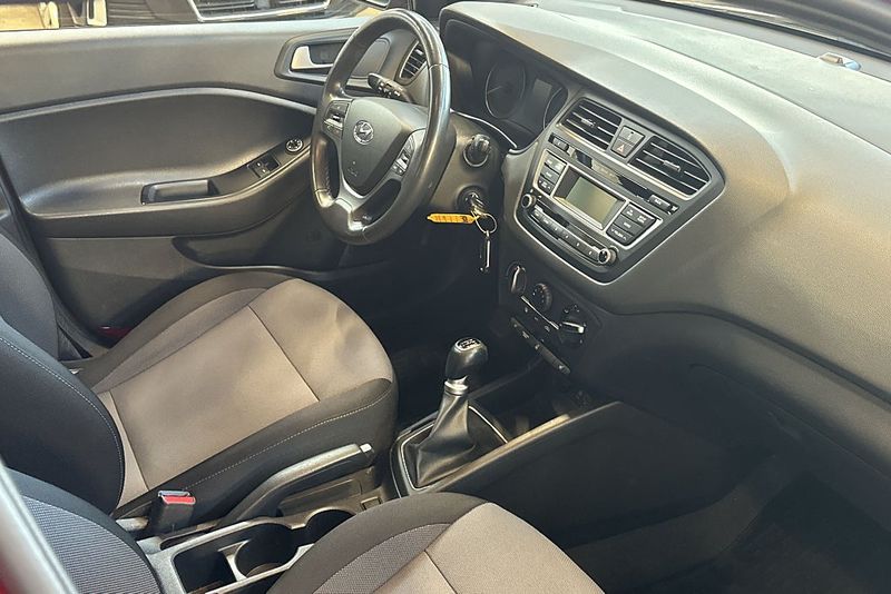 Hyundai i20 bild 10