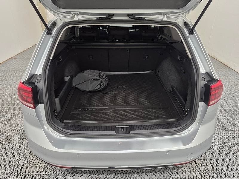 Volkswagen Passat bild 11