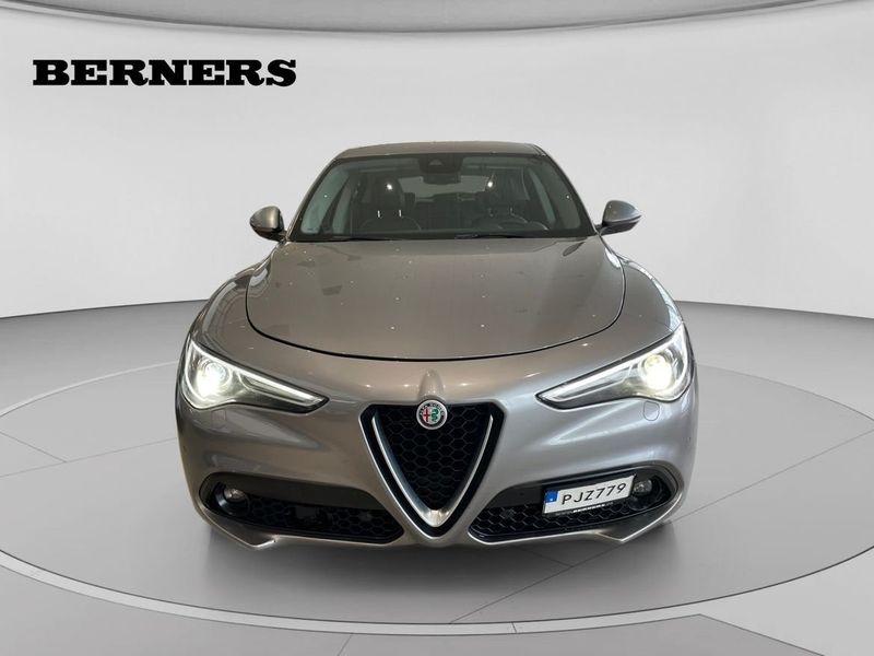 Alfa Romeo Stelvio bild 5