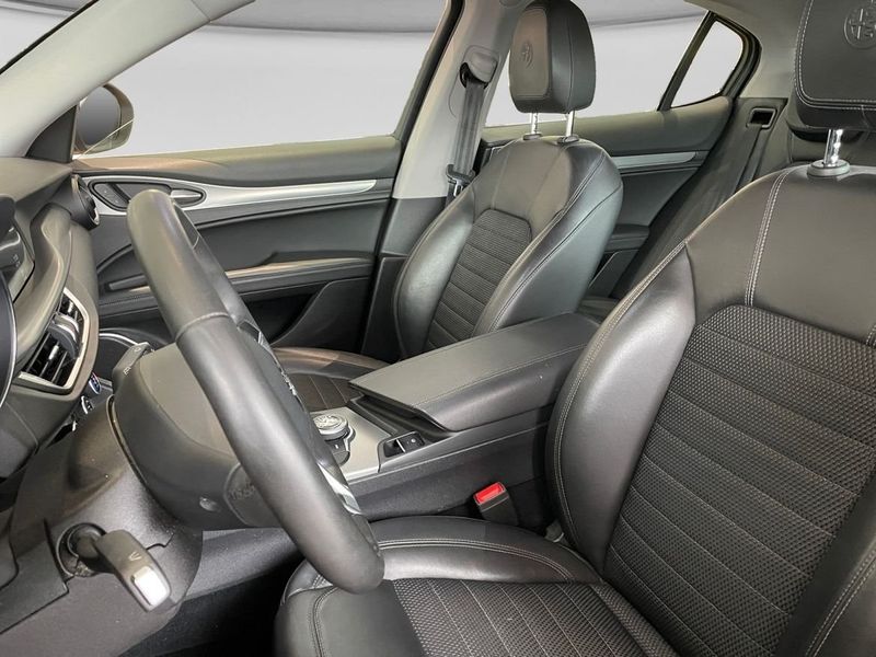 Alfa Romeo Stelvio bild 6