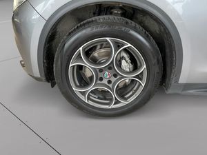 Alfa Romeo Stelvio bild 11