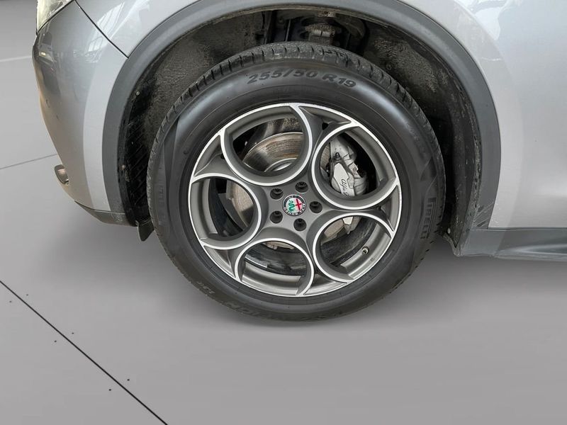 Alfa Romeo Stelvio bild 11