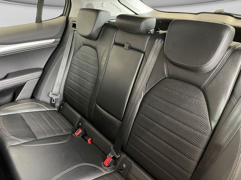 Alfa Romeo Stelvio bild 10