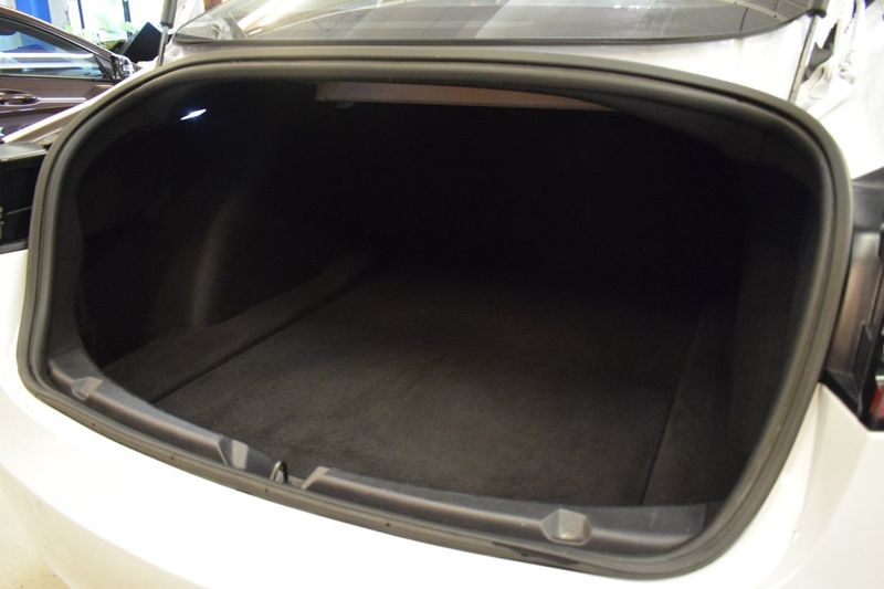 Tesla Model 3 bild 21