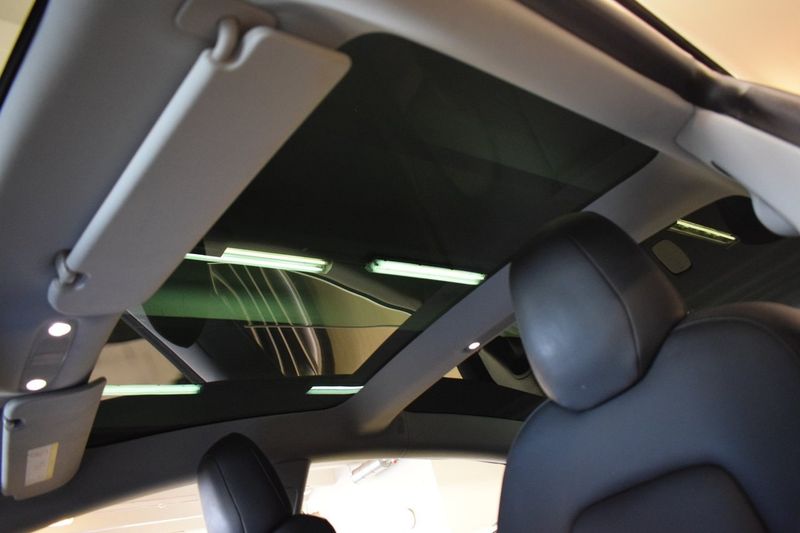 Tesla Model 3 bild 12