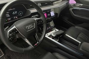 Audi Q8 bild 15