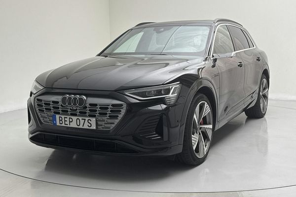 Audi Q8 55 e-tron quattro (408hk) - 2024