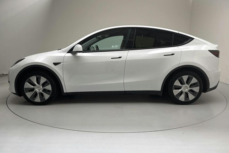 Tesla Model Y bild 2
