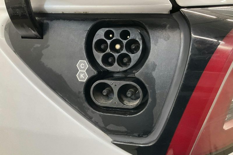 Tesla Model Y bild 17