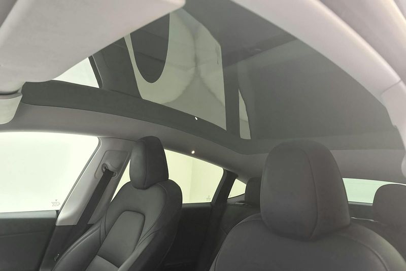 Tesla Model Y bild 14