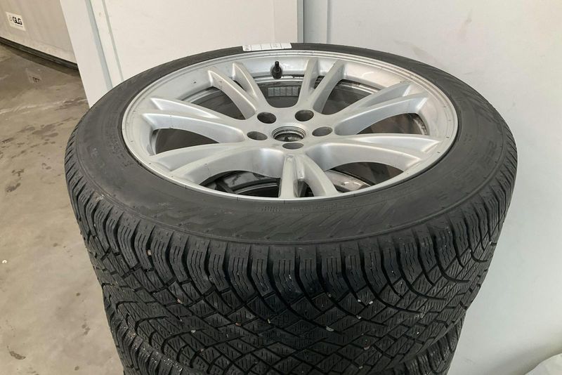 Tesla Model Y bild 15