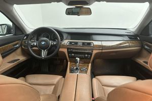 BMW 740 bild 6