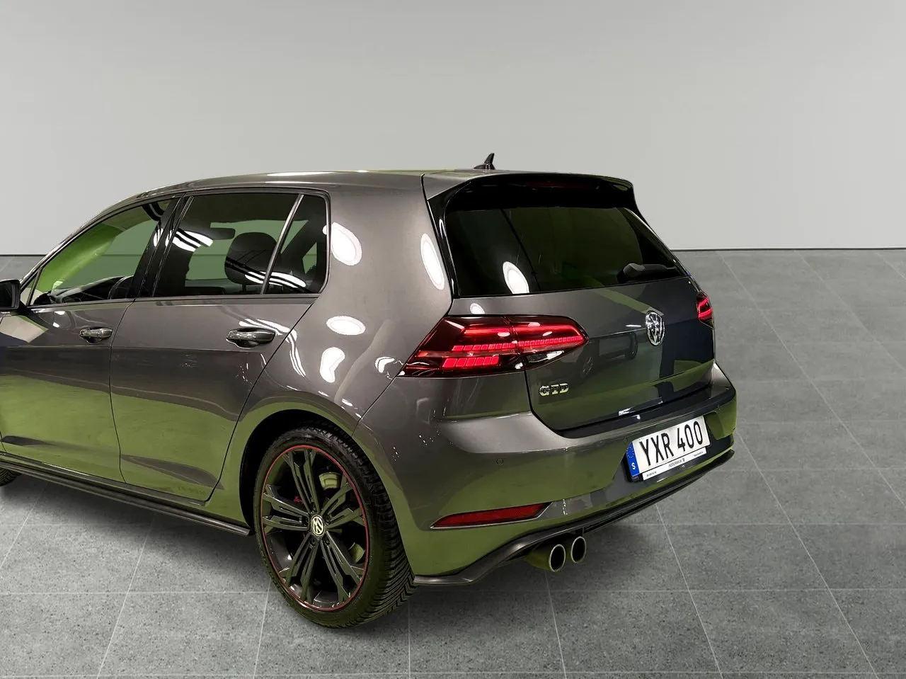 Vehicle image 21