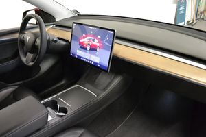 Tesla Model Y bild 9