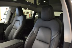 Tesla Model Y bild 14