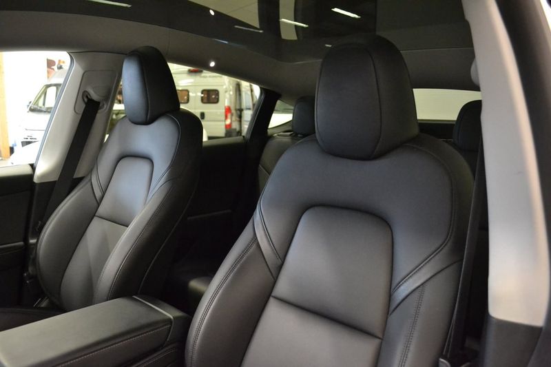 Tesla Model Y bild 14