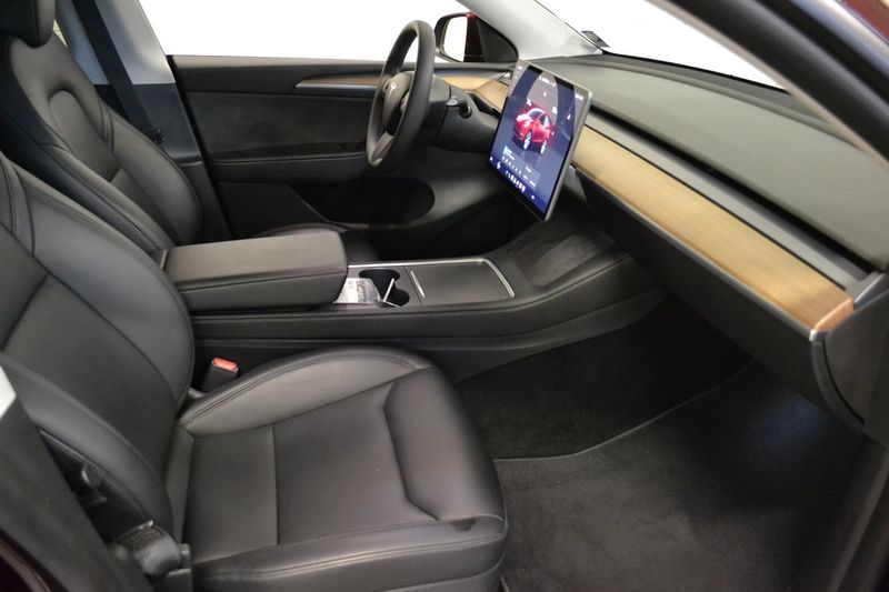 Tesla Model Y bild 10