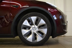Tesla Model Y bild 8