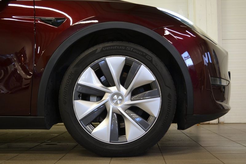 Tesla Model Y bild 8
