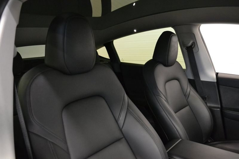 Tesla Model Y bild 11