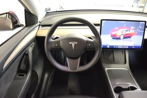 Tesla Model Y bild 15