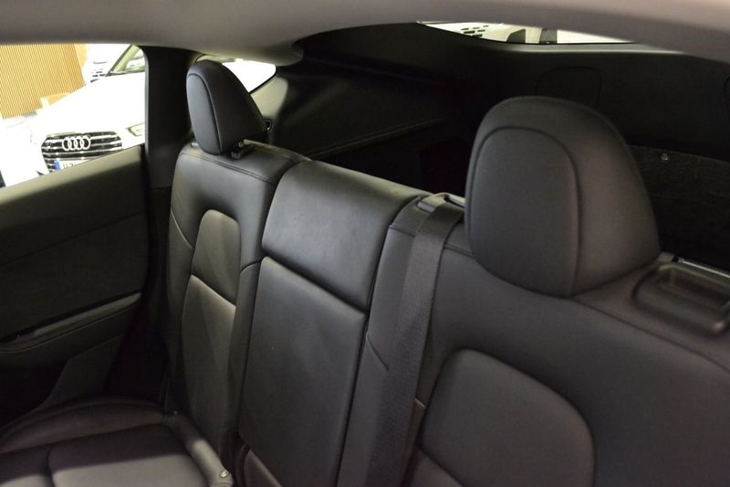 Tesla Model Y bild 13