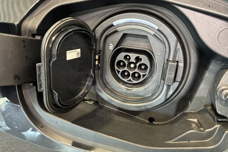 Mercedes E300 bild 12