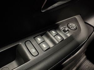 Peugeot 208 bild 17