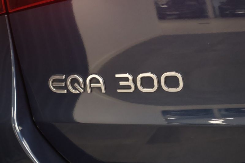 Mercedes EQA300 bild 8