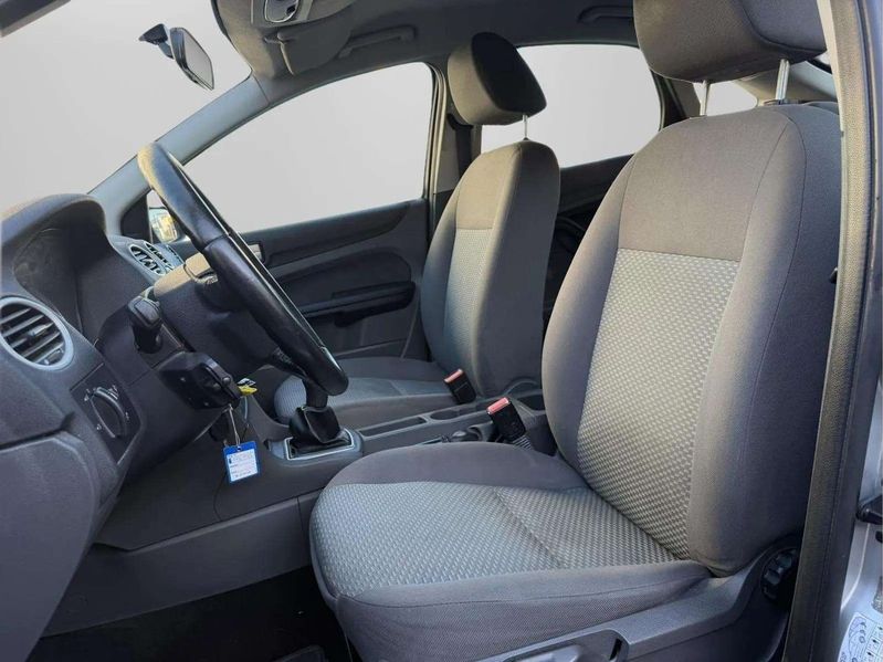 Ford Focus bild 8