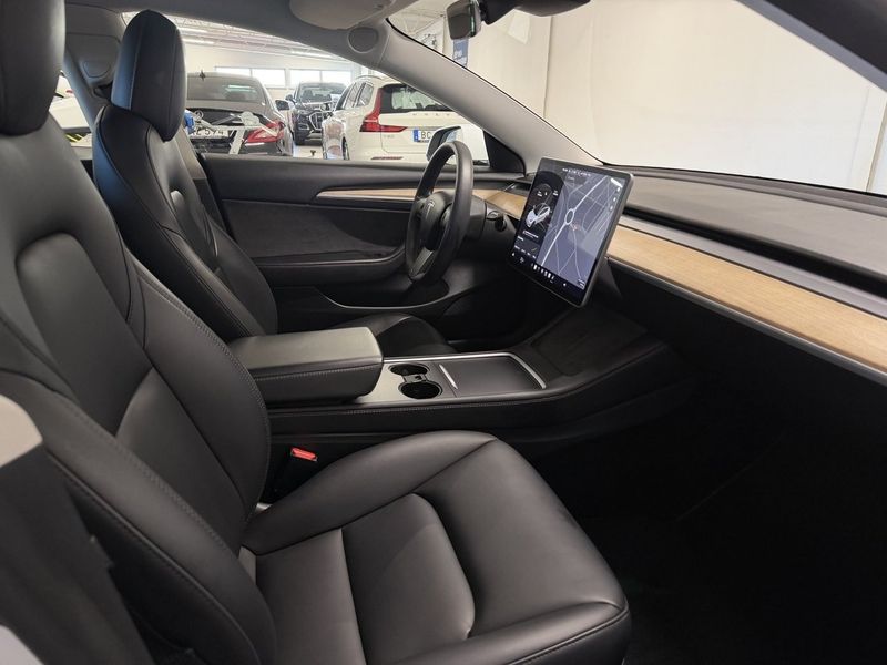 Tesla Model 3 bild 13
