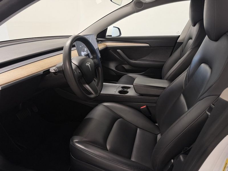Tesla Model 3 bild 7