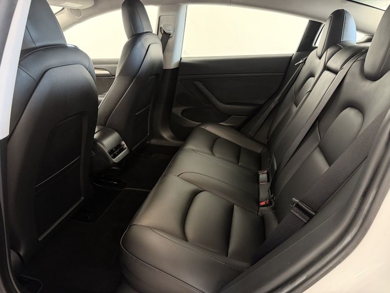 Tesla Model 3 bild 14