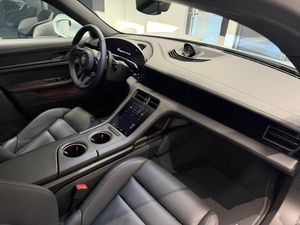 Porsche Taycan bild 16