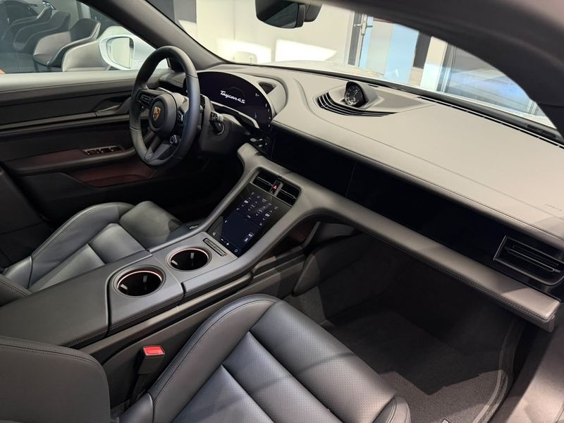 Porsche Taycan bild 16