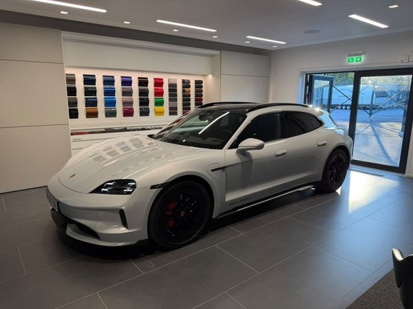 Porsche Taycan 4S 4S Sport Turismo Black Edition - 2026