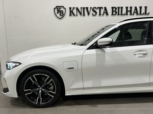 BMW 330 bild 26