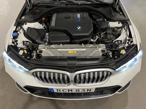 BMW 330 bild 12