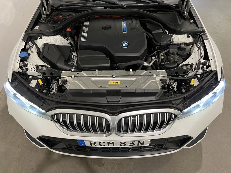 BMW 330 bild 12