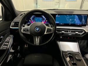 BMW 330 bild 16