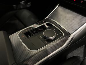 BMW 330 bild 18
