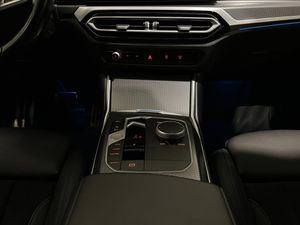 BMW 330 bild 17