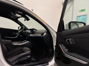 BMW 330 bild 23