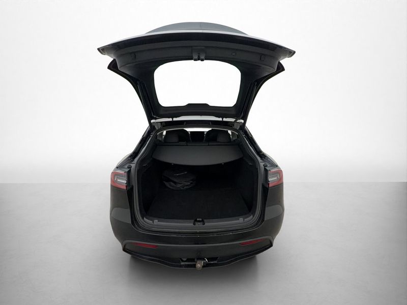Tesla Model Y bild 21