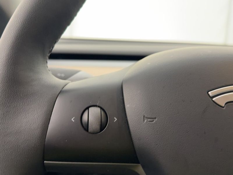Tesla Model Y bild 11